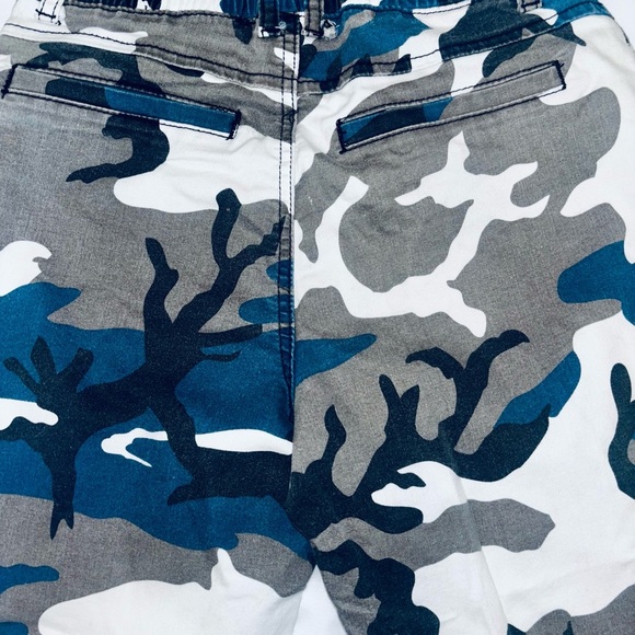 V.I.P.  Camouflage Cargo Pants - Picture 4 of 6